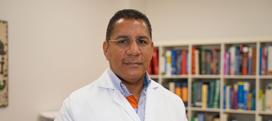 Dr. Pedro Peña